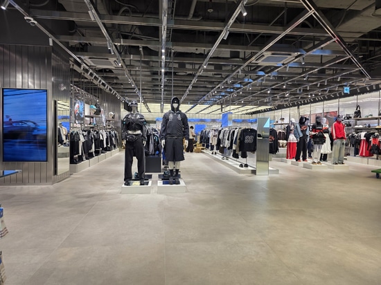 CiViC Fusion Cross per il flagship Adidas di Seoul