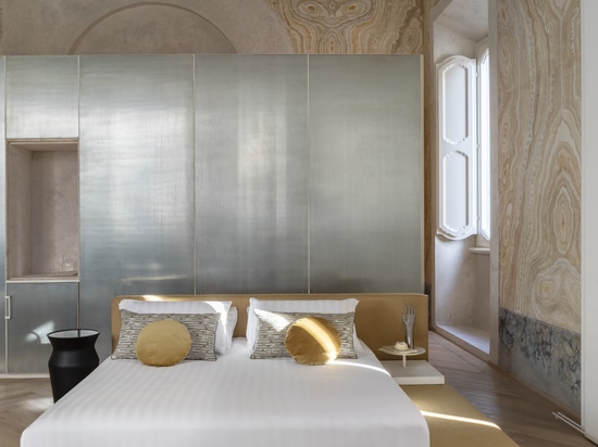 Gallotti&Radice entra nel mondo dell’hotellerie di lusso, inaugurando una nuova visione dell’abitare contemporaneo anche negli spazi dell’ospitalità