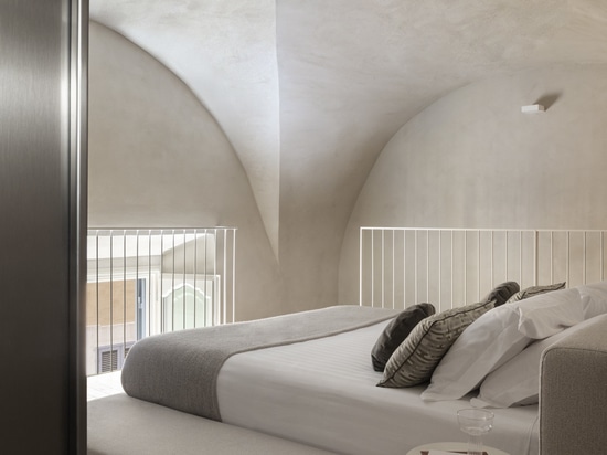 Gallotti&Radice entra nel mondo dell’hotellerie di lusso, inaugurando una nuova visione dell’abitare contemporaneo anche negli spazi dell’ospitalità
