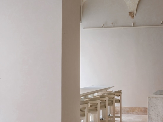 Gallotti&Radice entra nel mondo dell’hotellerie di lusso, inaugurando una nuova visione dell’abitare contemporaneo anche negli spazi dell’ospitalità