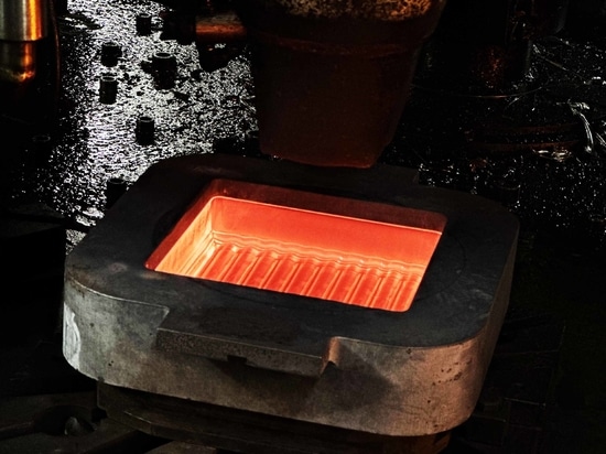 Produzione di mattoni di vetro