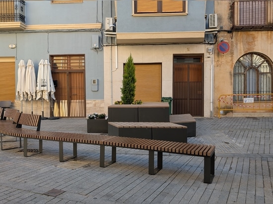 Arredo urbano a Pego: un intervento per ordinare, connettere e migliorare lo spazio pubblico