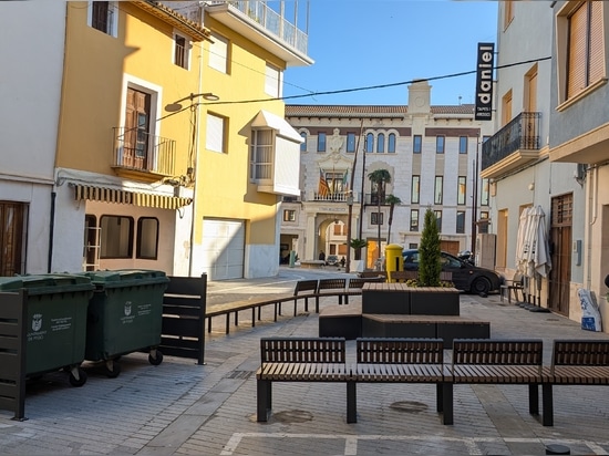 Arredo urbano a Pego: un intervento per ordinare, connettere e migliorare lo spazio pubblico