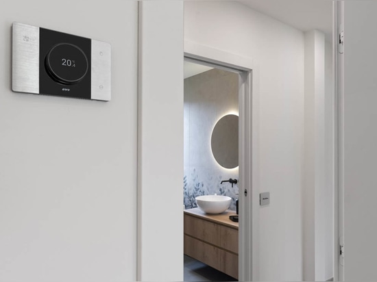 Domotica e levette AVE in un appartamento di Brescia: quando lo stile incontra la tecnologia