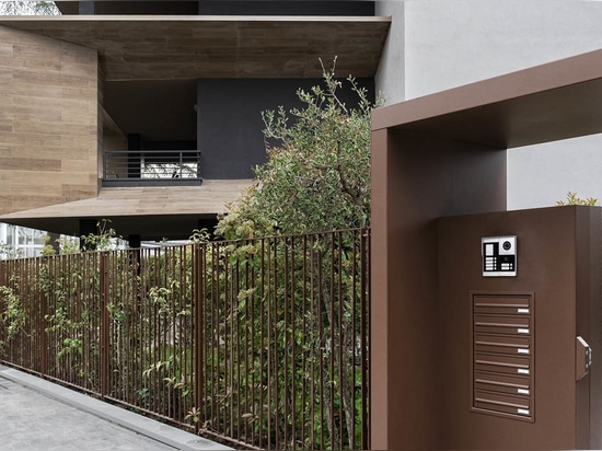 Domotica e levette AVE in un appartamento di Brescia: quando lo stile incontra la tecnologia