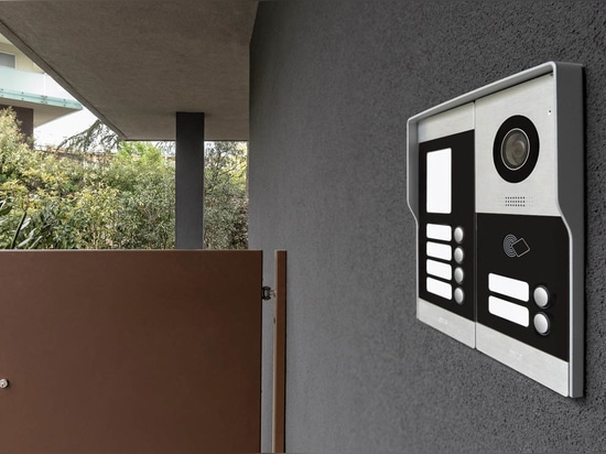 Domotica e levette AVE in un appartamento di Brescia: quando lo stile incontra la tecnologia