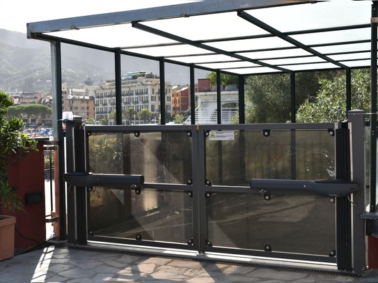 Ascensore per auto IdealPark IP1-HMT V07 al piano interrato