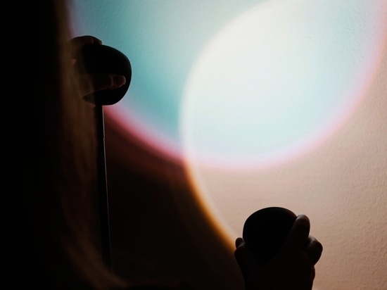 Lampada da terra a LED s.luce Beam con luce regolabile