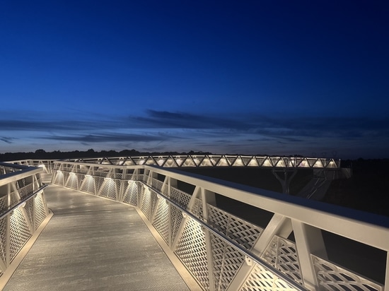 ACTiLED Lighting valorizza ponti e passerelle con il suo nuovo lookbook