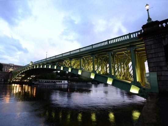 ACTiLED Lighting valorizza ponti e passerelle con il suo nuovo lookbook