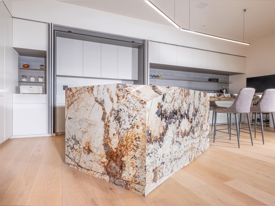 Isola cucina in quarzite Patagonia: una scultura di design contemporaneo