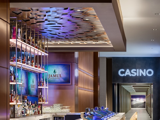 M33-5 con finitura in rame anticato placcato, utilizzato come rivestimento del soffitto sopra il bancone del bar del Jamul Casino