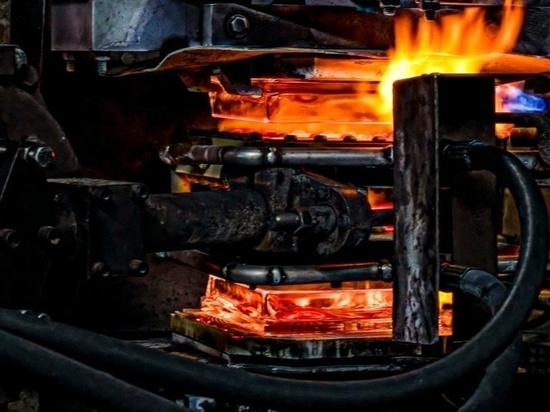 La produzione di un blocco di vetro