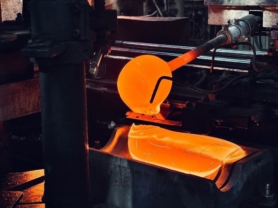 La realizzazione di una tegola in vetro