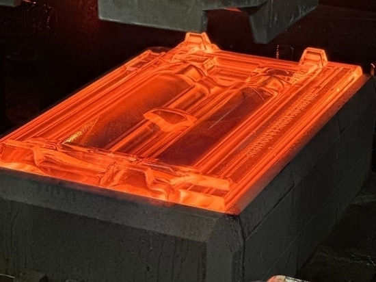 La realizzazione di una tegola in vetro