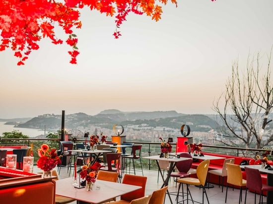 RIFLESSI RINNOVA RISERVA ROOFTOP E FIRMA IL NUOVO SKY LOUNGE MARTINI