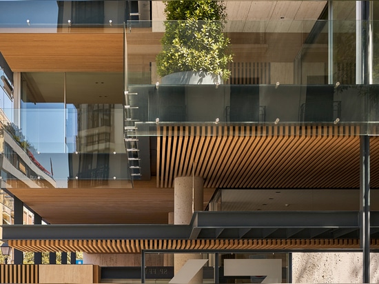 GUBI OUTDOOR SLATS: Il nostro soffitto a doghe in bambù per esterni