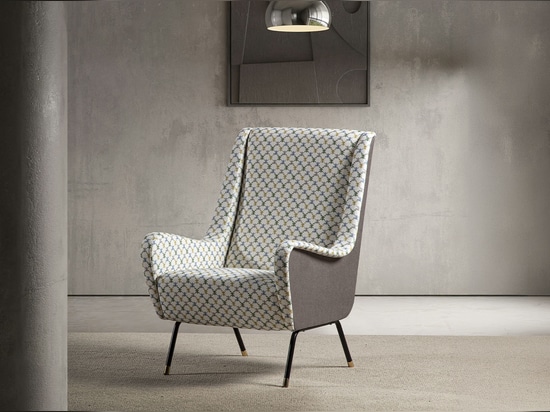 Poltroncina Anni 60: icona del design minimalista, Made in Italy