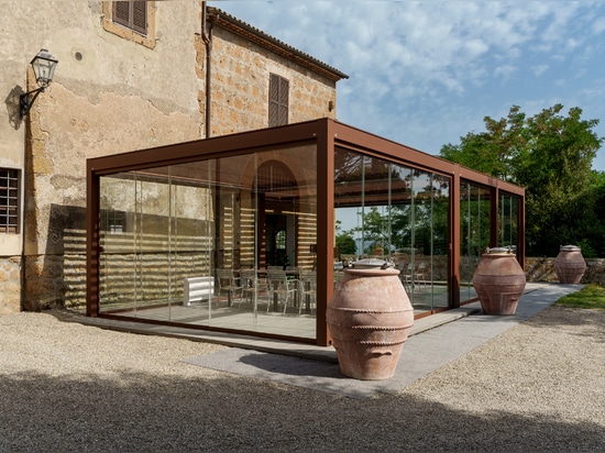Armonie di territorio e luce: il progetto KE tra vigne e uliveti delle colline umbre